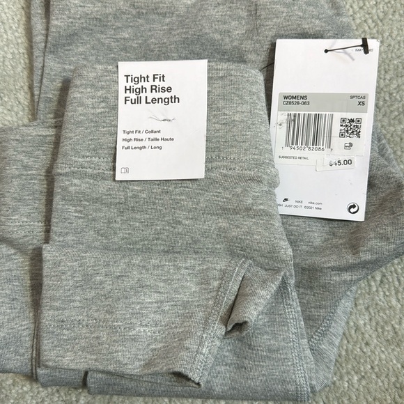 New with tags: Nike women’s tight fit, high-rise, full length leggings, size XS - Picture 4 of 7